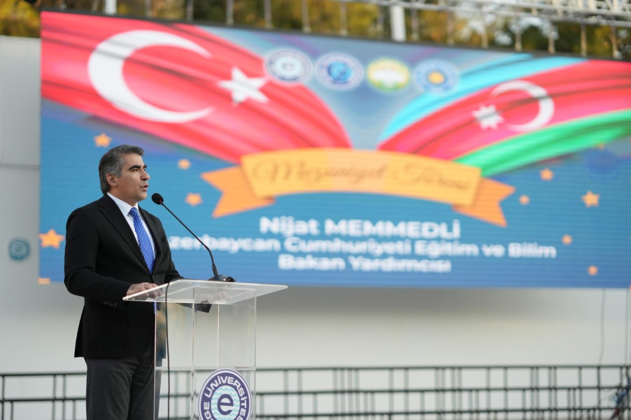 ADAU tələbələri Ege Universitetindən birinciliklə məzun olublar - FOTOLAR